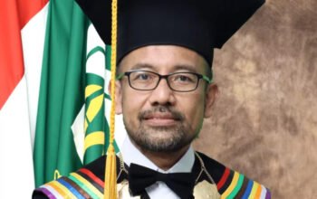 Ribuan Mahasiswa Duduki Rektorat UINSA, Tolak Prof Muzakki Kembali Jadi Rektor dan Bawa 8 Tuntutan